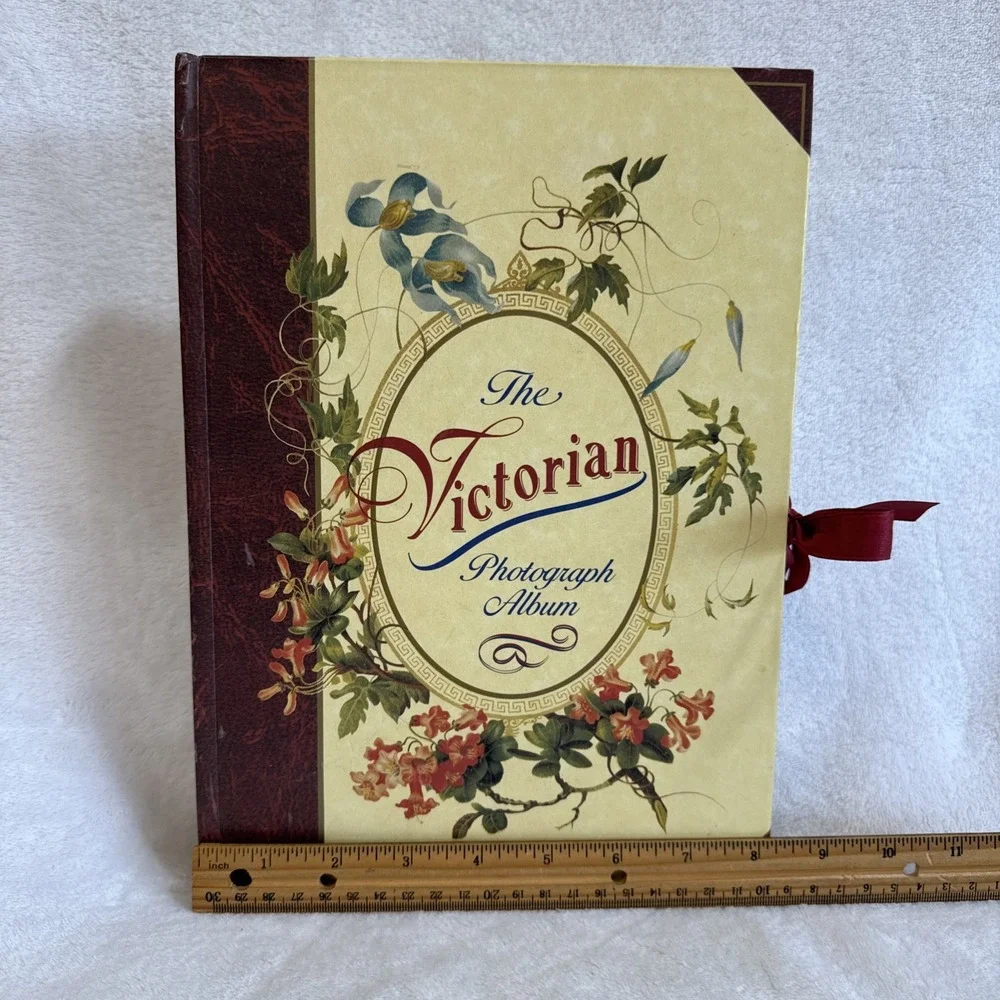 The Victorian Photo Album Hard Back - Holds 47‎ photos (Genealogy, Family Tree)